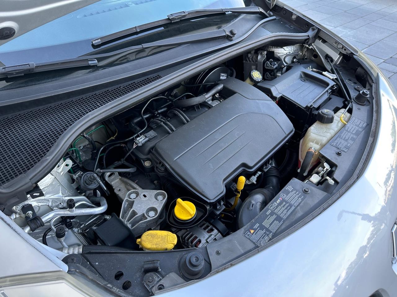 Renault Clio 1.2 16V 3 porte Neopatentati