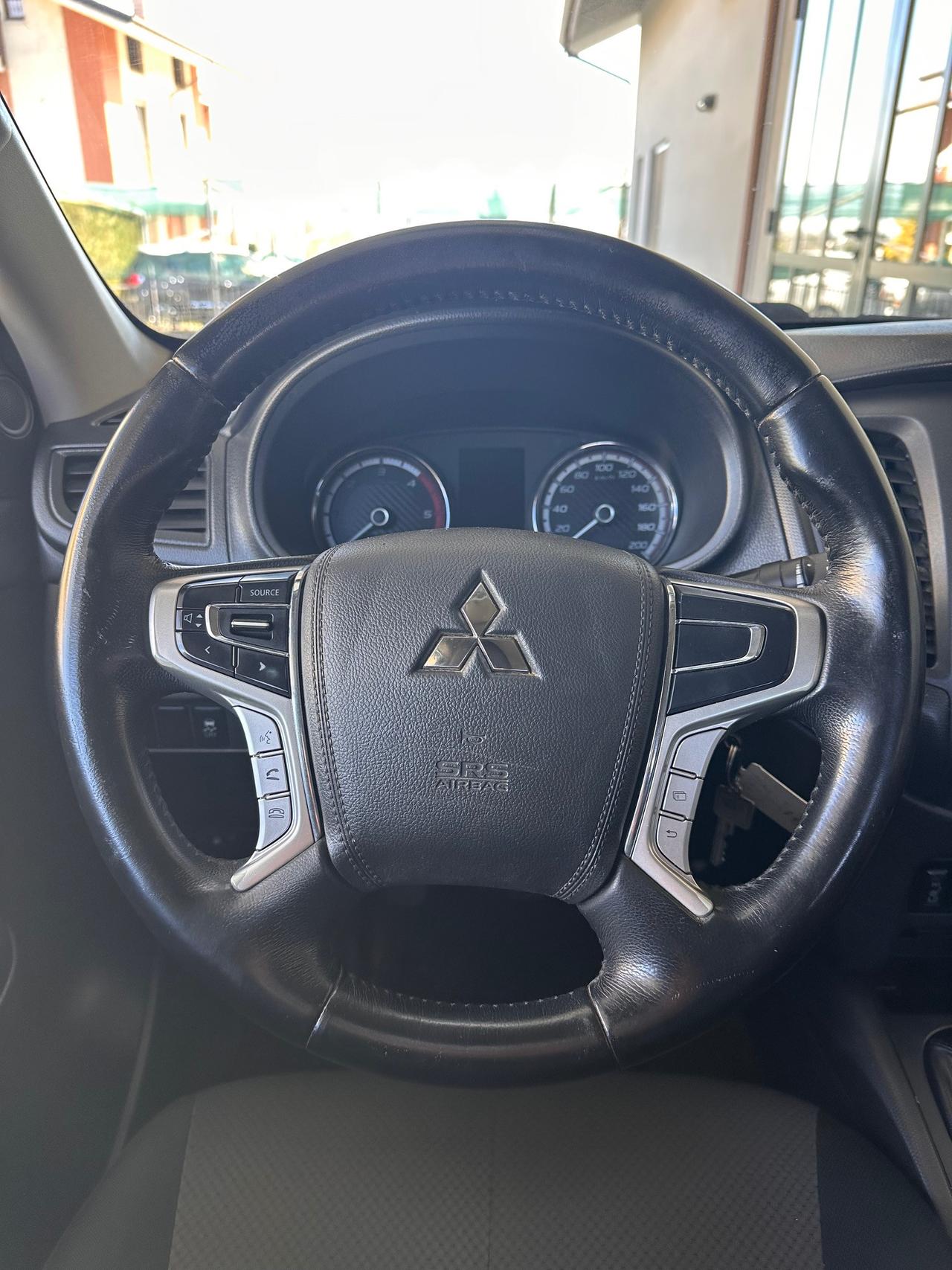 Mitsubishi L200 Club Cab L200 cl.cab 2.3d Invite 4wd 150cv