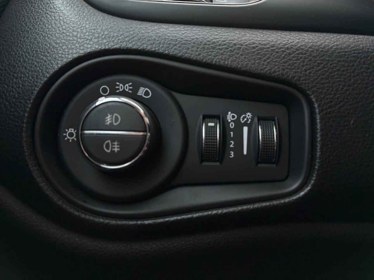 Jeep Renegade 1.6 Mjt DDCT 120 CV Night Eagle