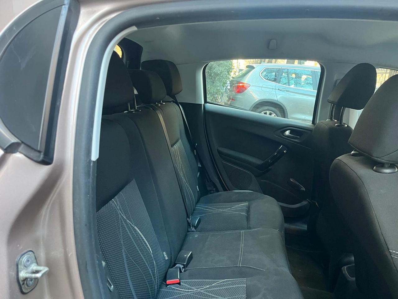 Peugeot 208 1.4 HDi 68 CV 3 porte Access