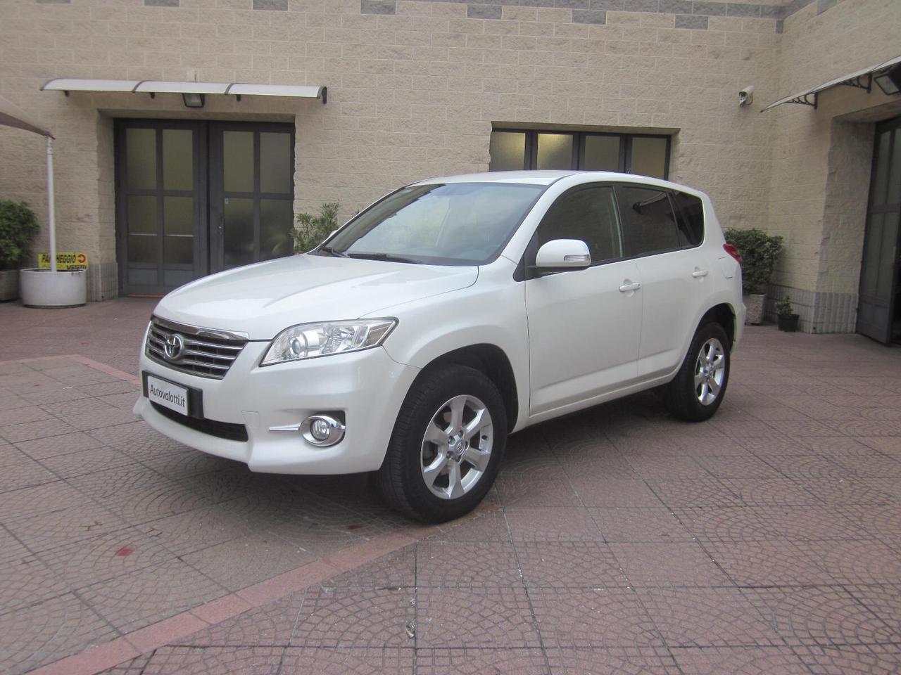 Toyota RAV 4 Crossover 2.2 D-4D 150 CV DPF Exclusive UNICOPRO