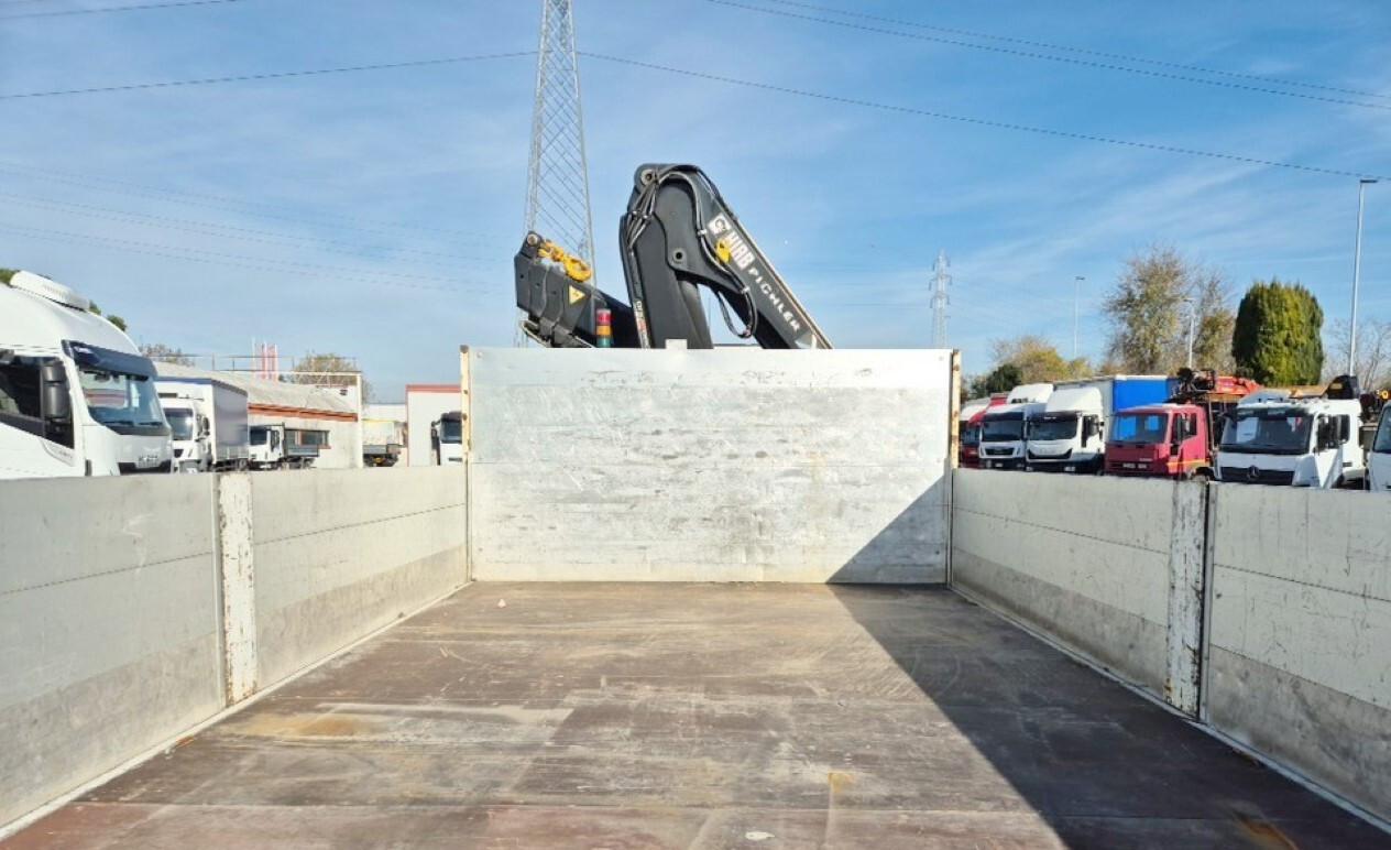 MAN 13 284 cassone e gru scarrabili con Radiocomando