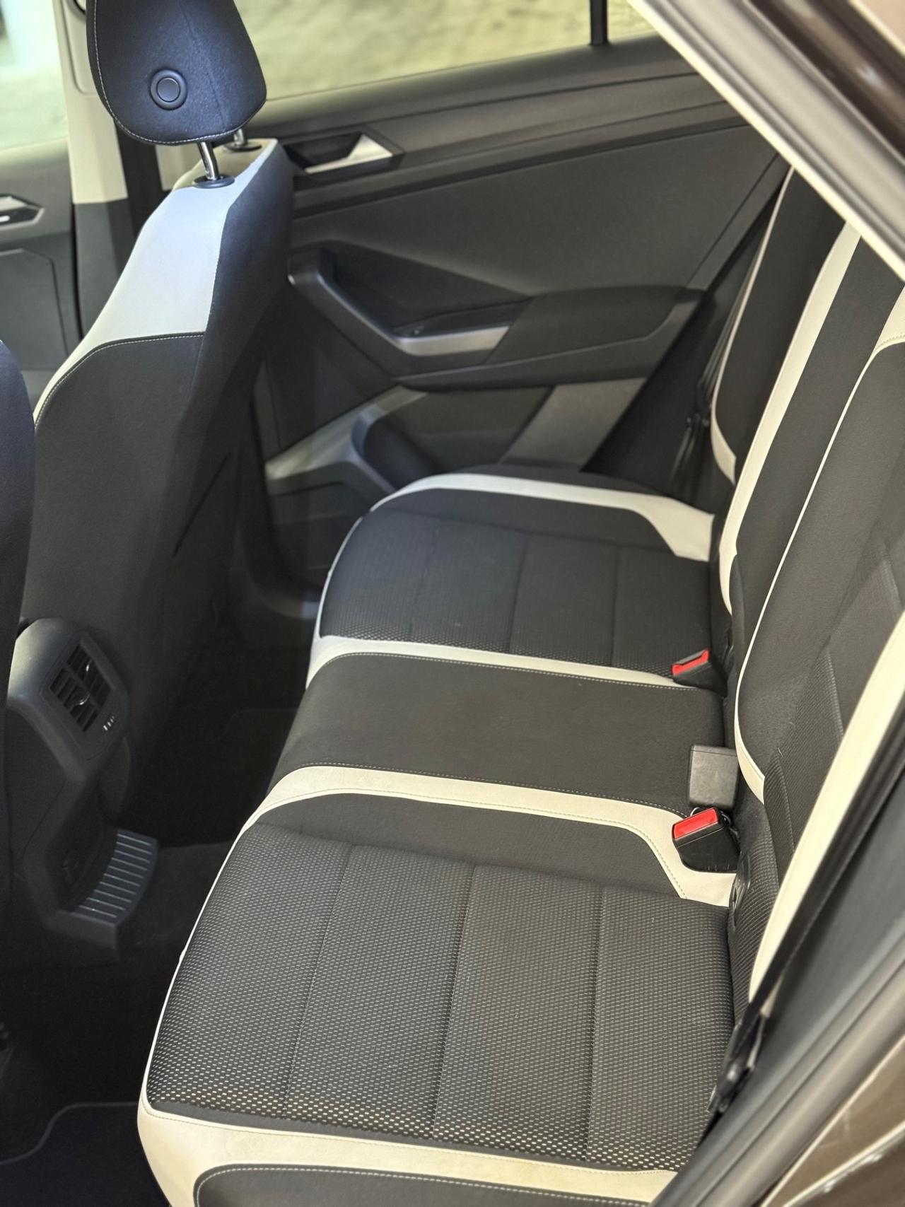 Volkswagen T-Roc 1.6 TDI SCR Advanced BlueMotion Technology