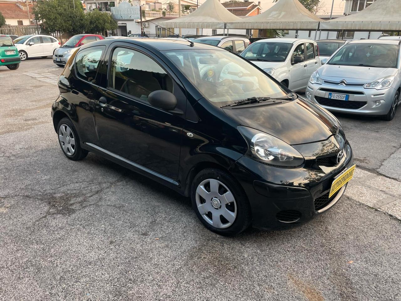 Toyota Aygo 1.0 12V VVT-i 3 porte Now Connect NEOPATENTATI E5