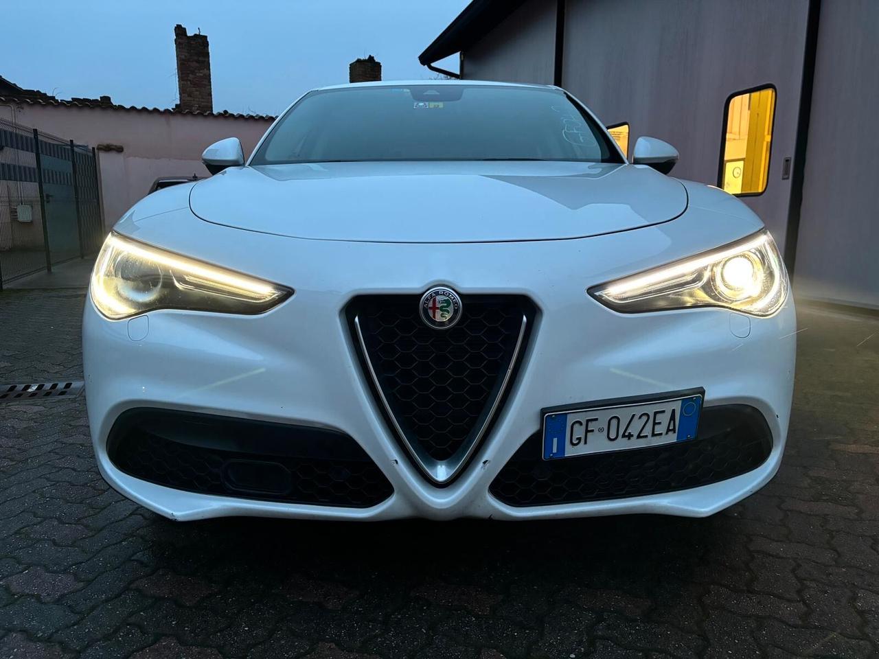 Alfa Romeo Stelvio 2.2 Turbodiesel 160 CV AT8 RWD Business 2021