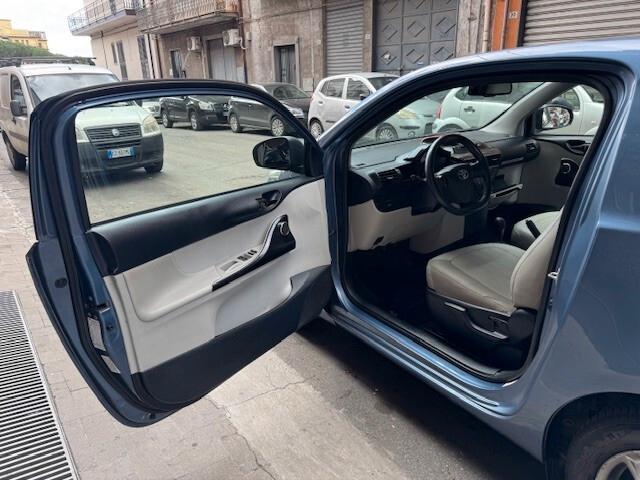 Toyota iQ 1.0 High Collection - Cambio Automatico