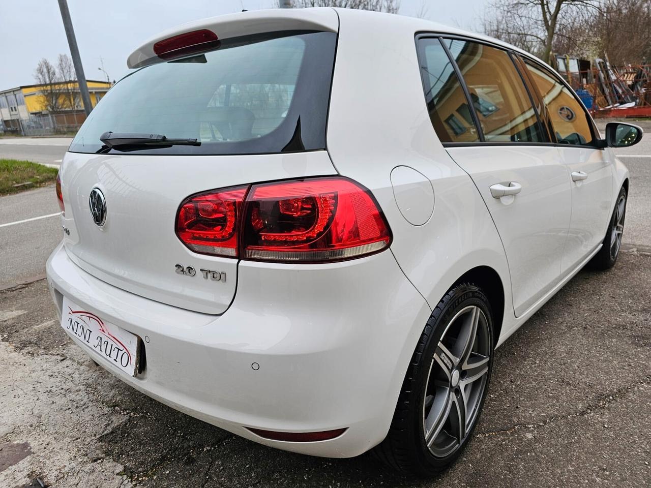 Volkswagen Golf 2.0 TDI 140cv DSG Highline*Pdc*Bi-Xeno*17*