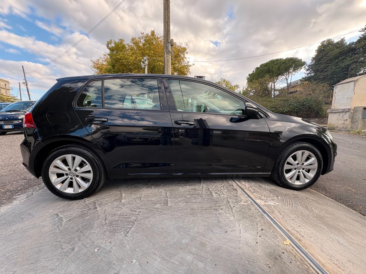 Volkswagen Golf VII 1.6 TDI Highline