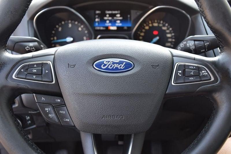Ford Focus Focus 5p 1.5 tdci Titanium s&s 120cv powershift