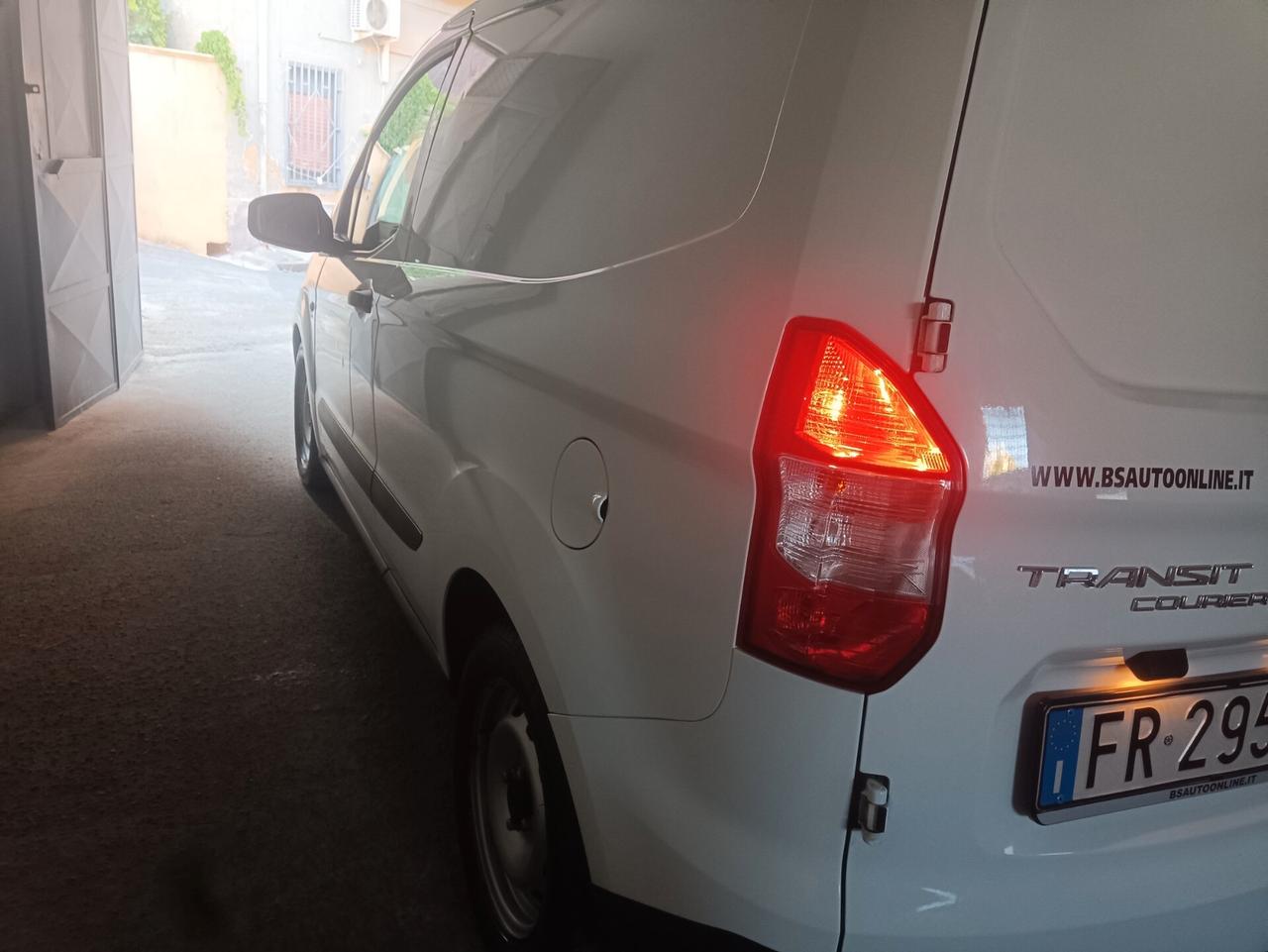 Ford Transit Courier 1.5 TDCi 75CV Van Entry
