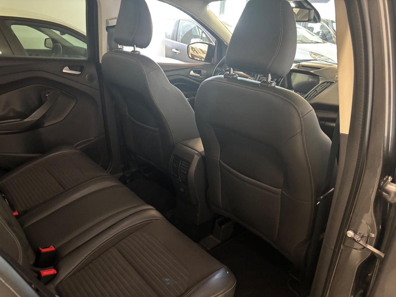 Ford Kuga 1.5 TDCI AUTOMATICA Powershift Titanium