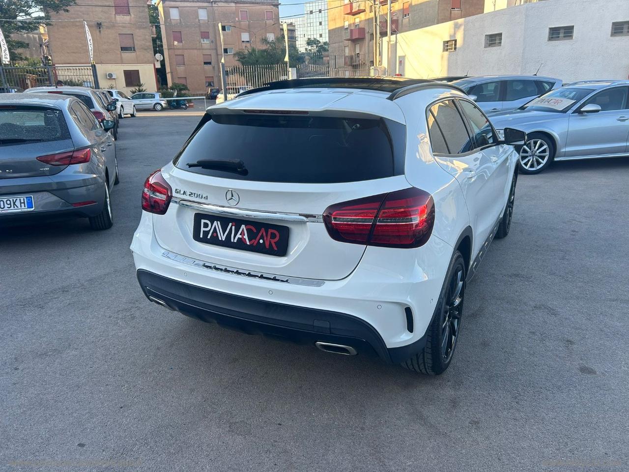 MERCEDES-BENZ GLA 200 d Automatic 4Matic Premium NIGHT EDITION