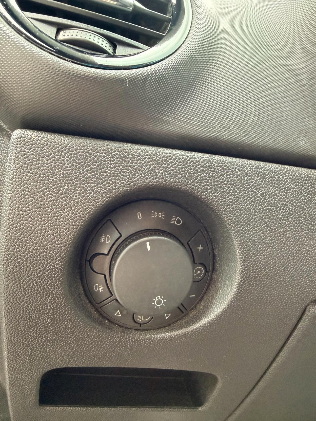 Opel Corsa 1.2 3 porte Club