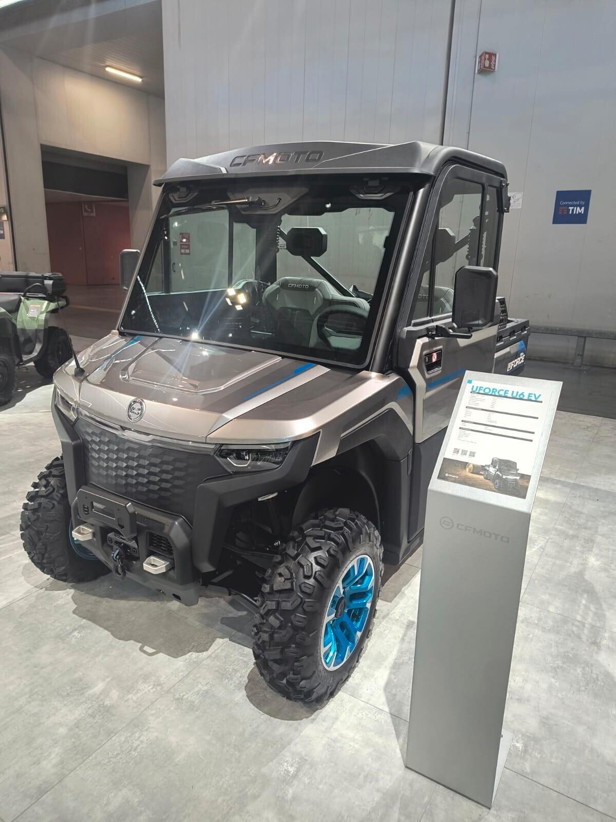 CFMOTO UFORCE u6 ev elettrico UTV CABINATO
