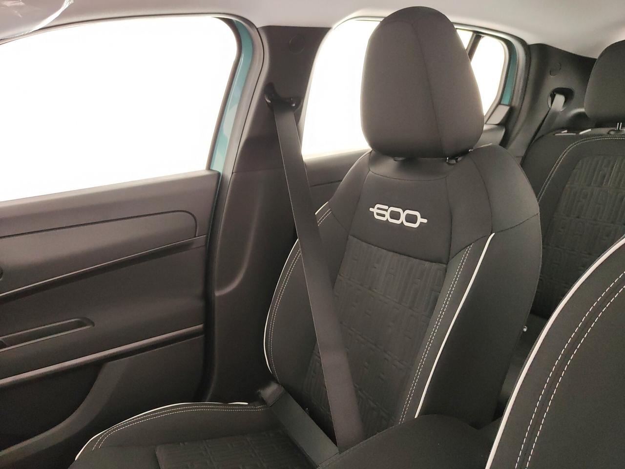 Fiat 600 Hybrid 110 CV DCT MHEV Pop