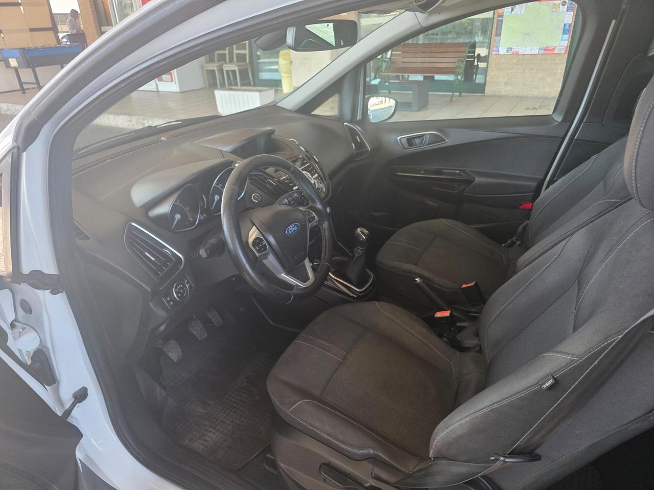 Ford B-Max Neo patentati Titanium