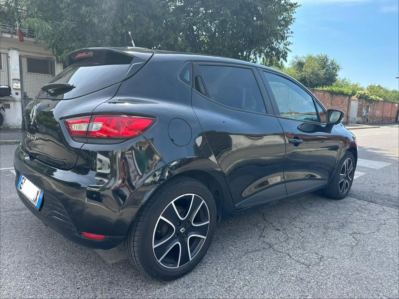 Renault Clio 1.2 75CV 5 porte Wave - ok neopatentati
