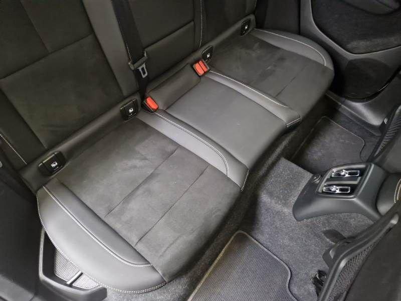 Volvo XC40 Recharge T4 129+82 CV Plug-In Hybrid Automatica Recharge Ultimate Dark N1 Autocarro