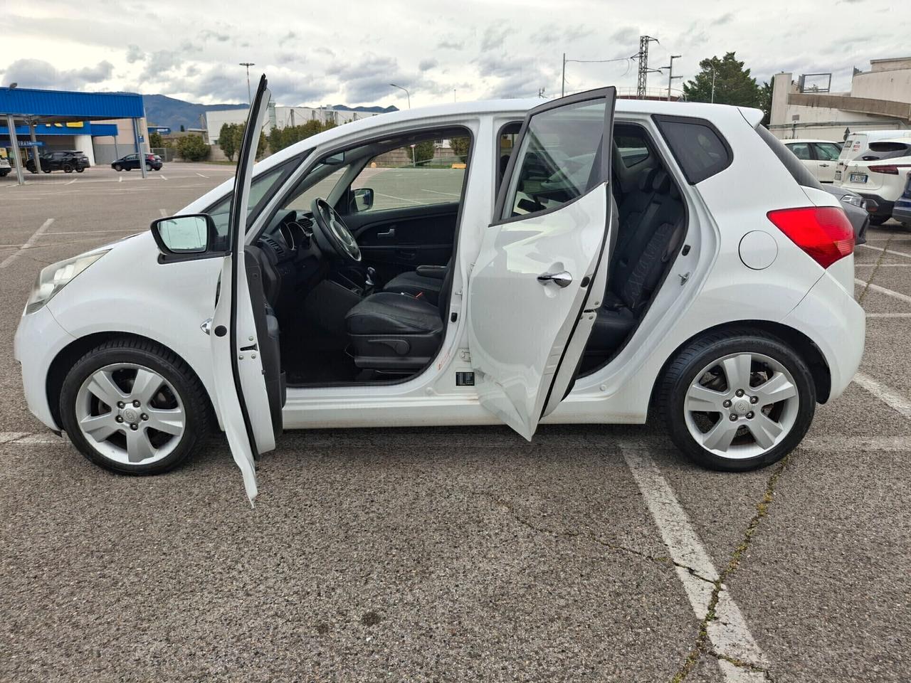 Kia Venga 1.6 CRDi-**FULLOPTIONAL**