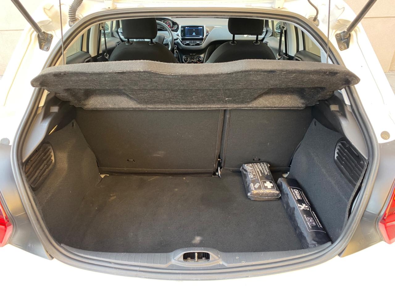 Peugeot 208 1.2 Benzina Signature