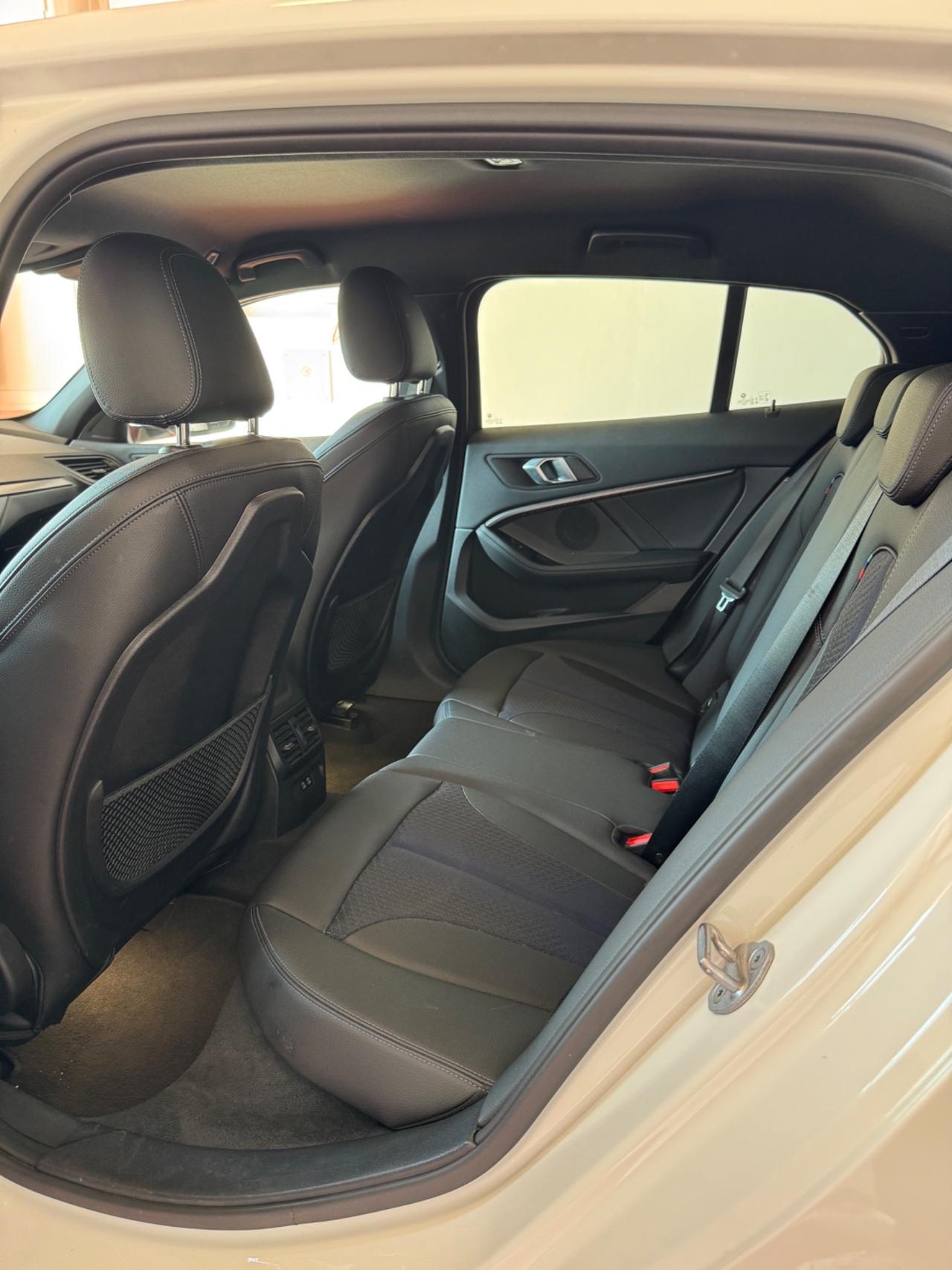Bmw 116d 5p. Msport