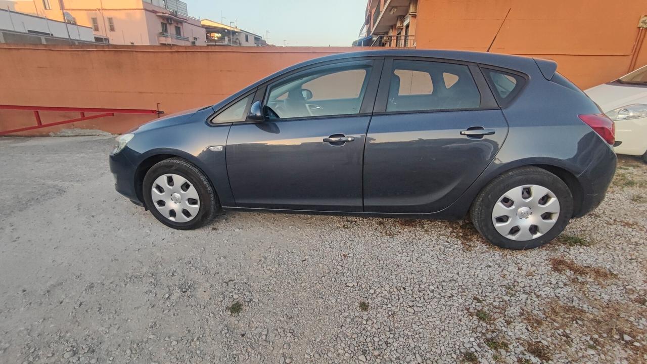 Opel Astra 1.4 100CV GPL 2013