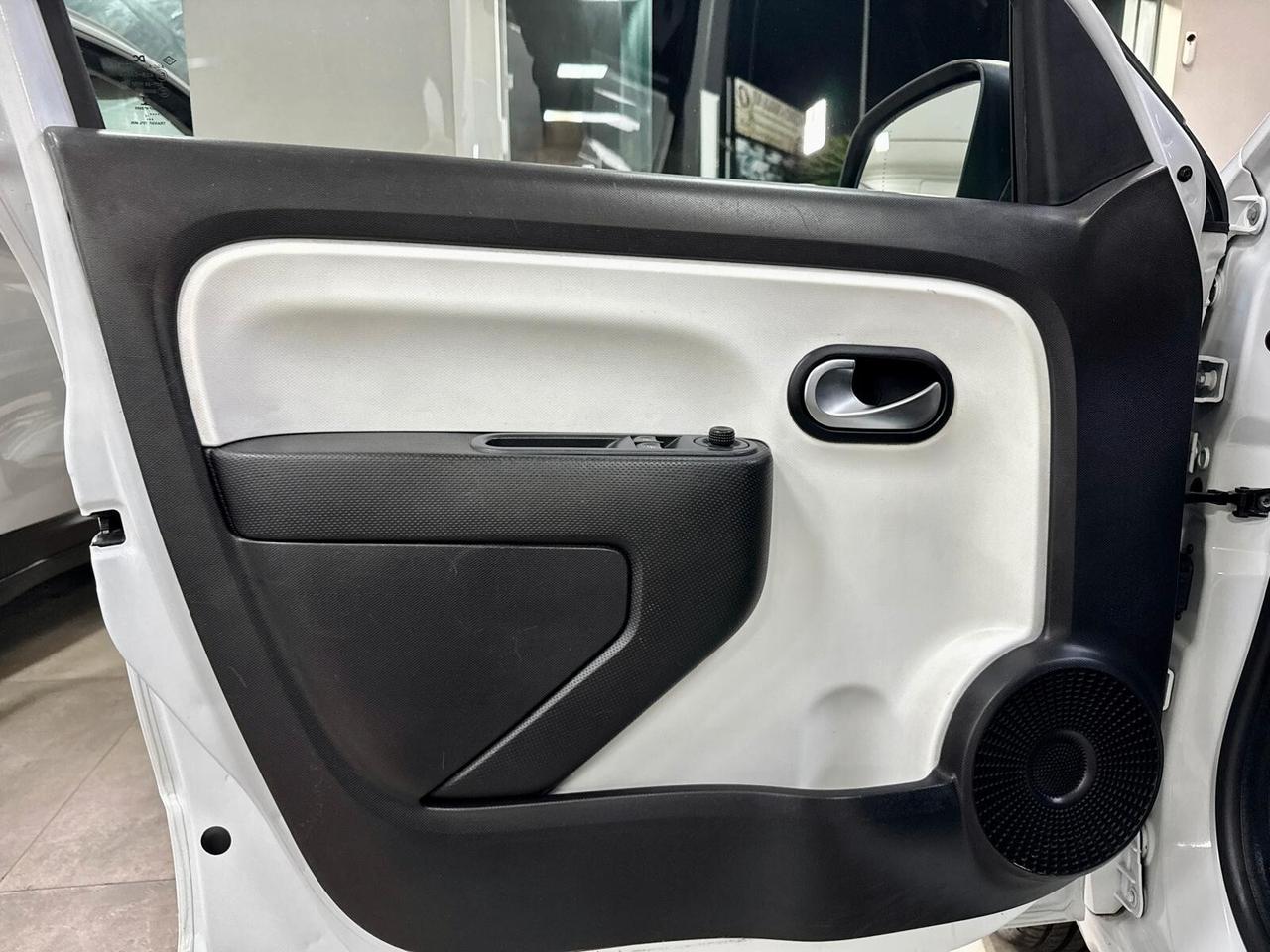 Renault Twingo 0.9 TCe 90cv EDC Intens 2016