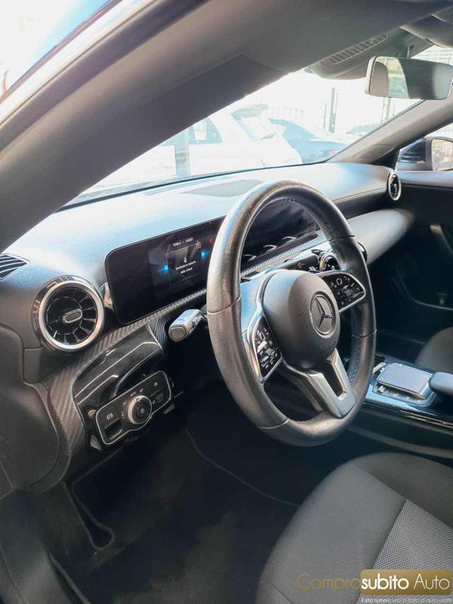 MERCEDES-BENZ CLA 180 Automatic Shooting Brake Sport