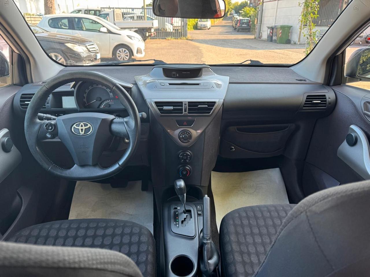 Toyota iQ 1.0 Sol