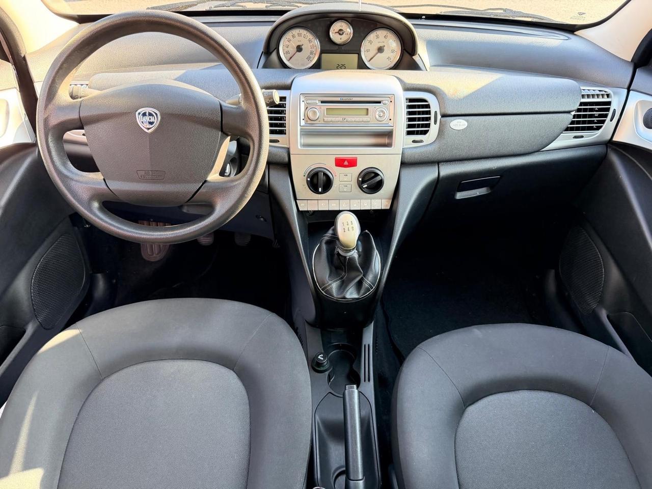 Lancia Ypsilon 1.2 69 CV Unyca 11/2011