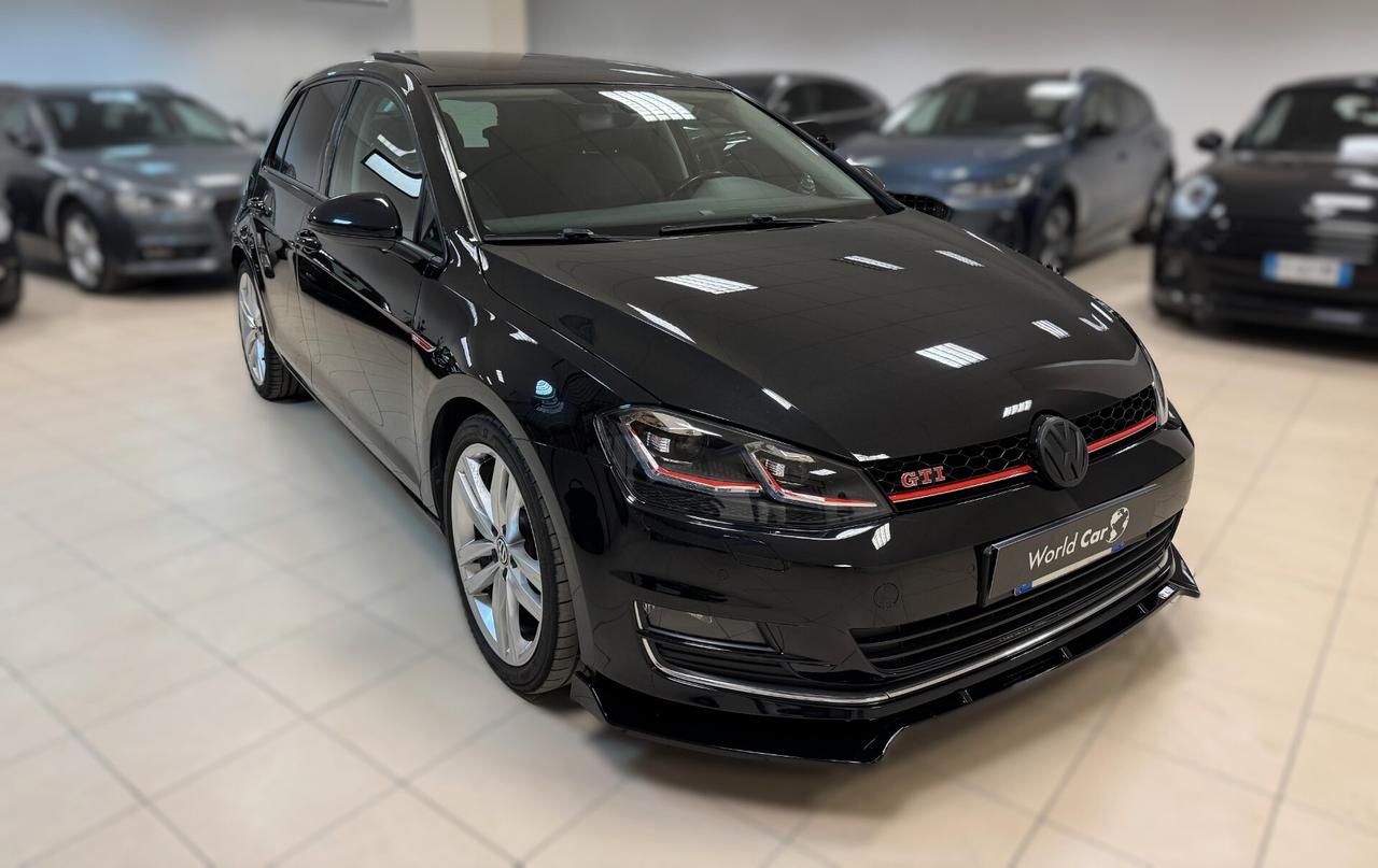 Volkswagen Golf 1.4 TSI 140 CV DSG GTI