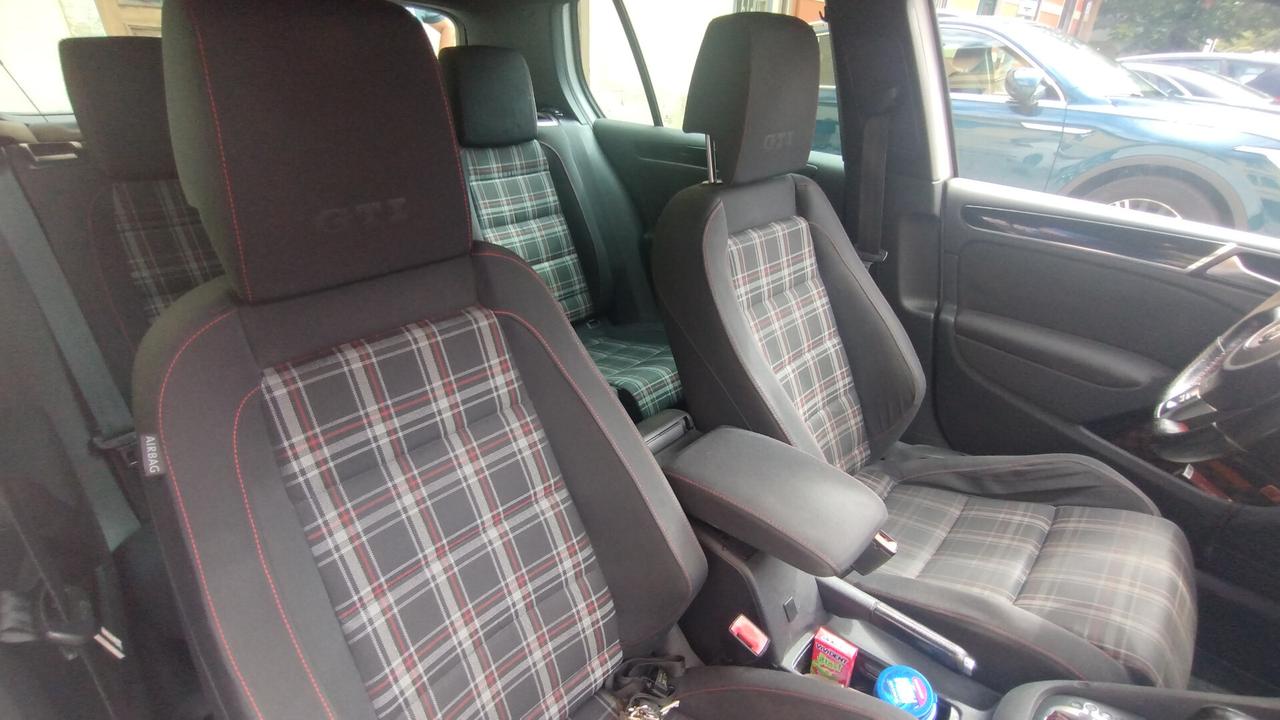 Volkswagen Golf GTI 2.0 TSI DSG 5p.