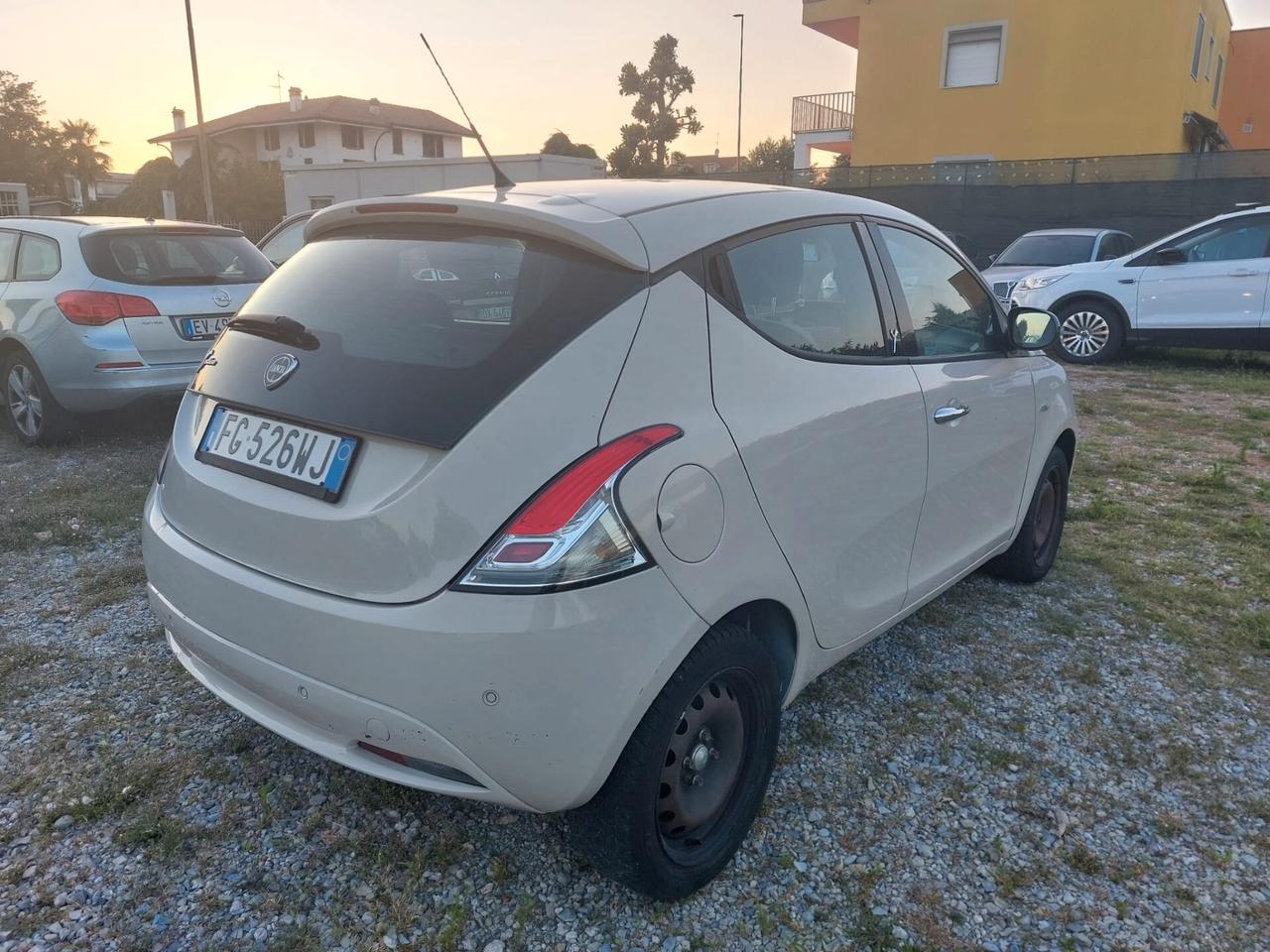 Lancia Ypsilon 1.2 69 CV 5 porte Platinum