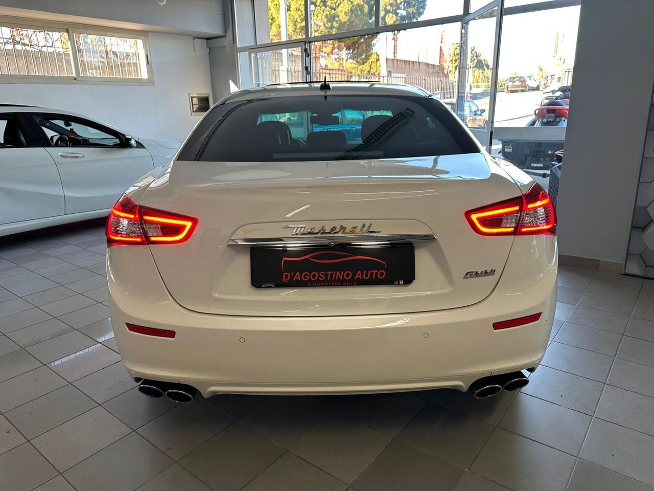 NOLEGGIO Maserati Ghibli V6 3.0 Diesel 275 CV INTERNI CARTIER TETTO APRIBILE