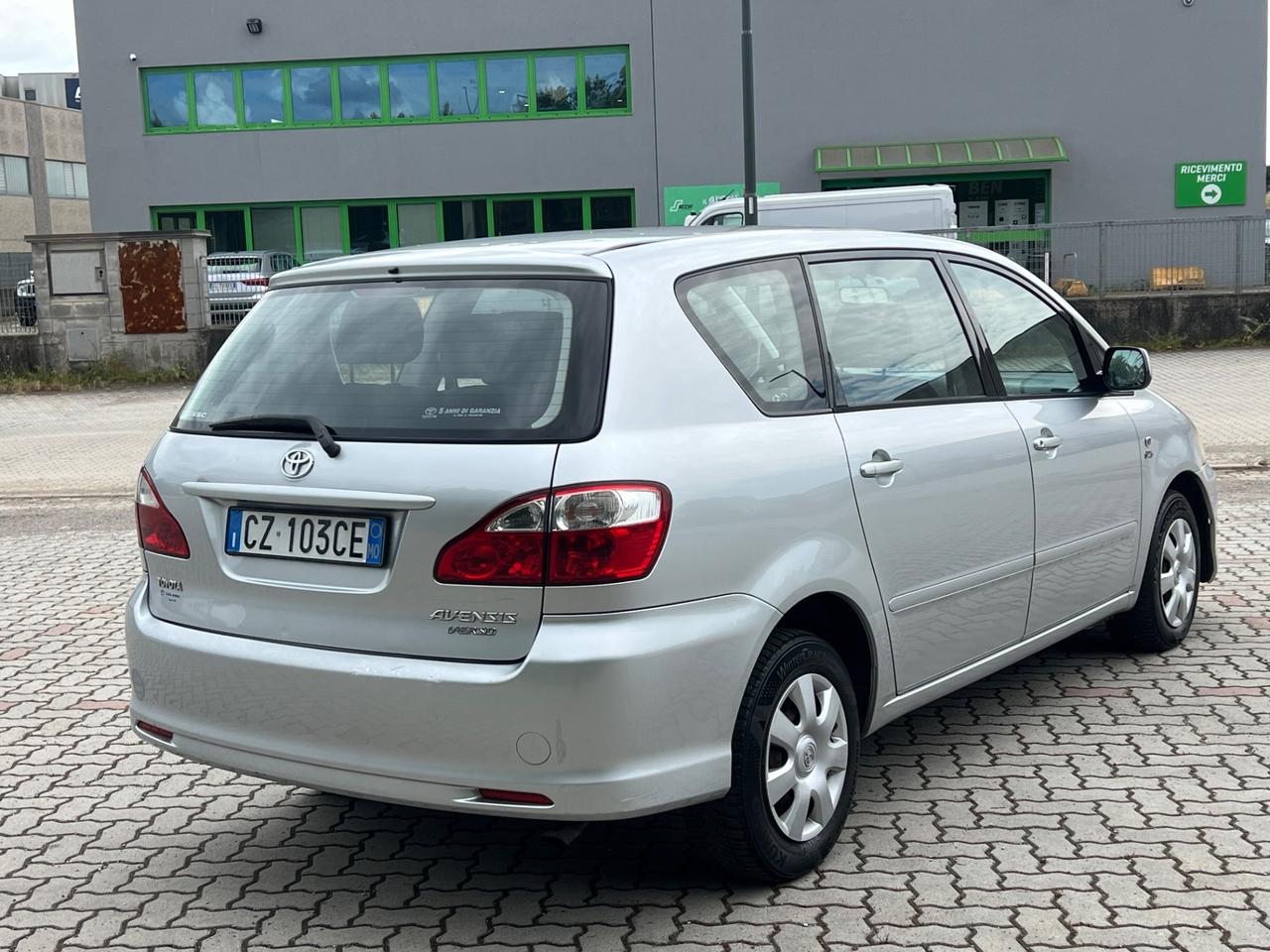 Toyota Avensis 2.0 D-4D 16V Station Wagon