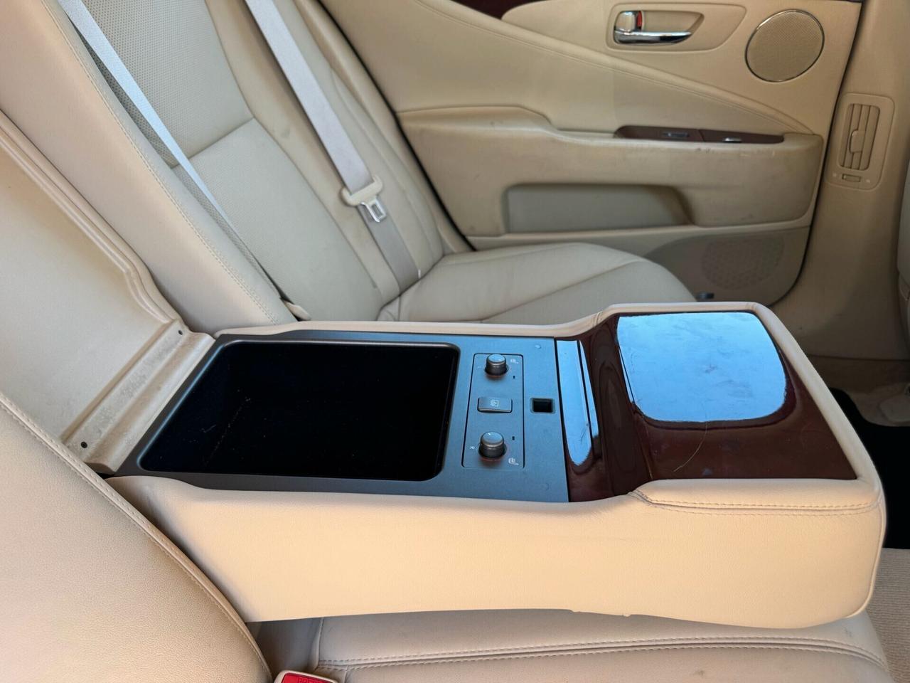 Lexus LS 600 600h