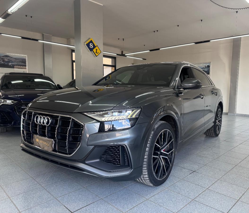 AUDI Q8 50 TDI 286 CV quattro S-Line TETTO/ LUCI AMBIENT