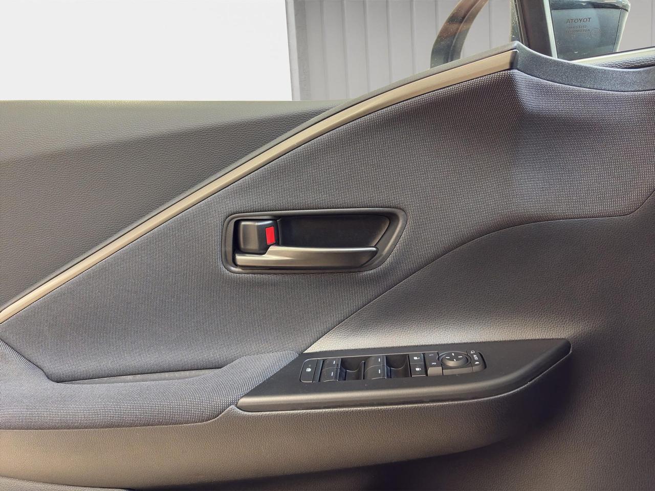 Toyota C-HR 2.0 phev Trend eco fwd e-cvt