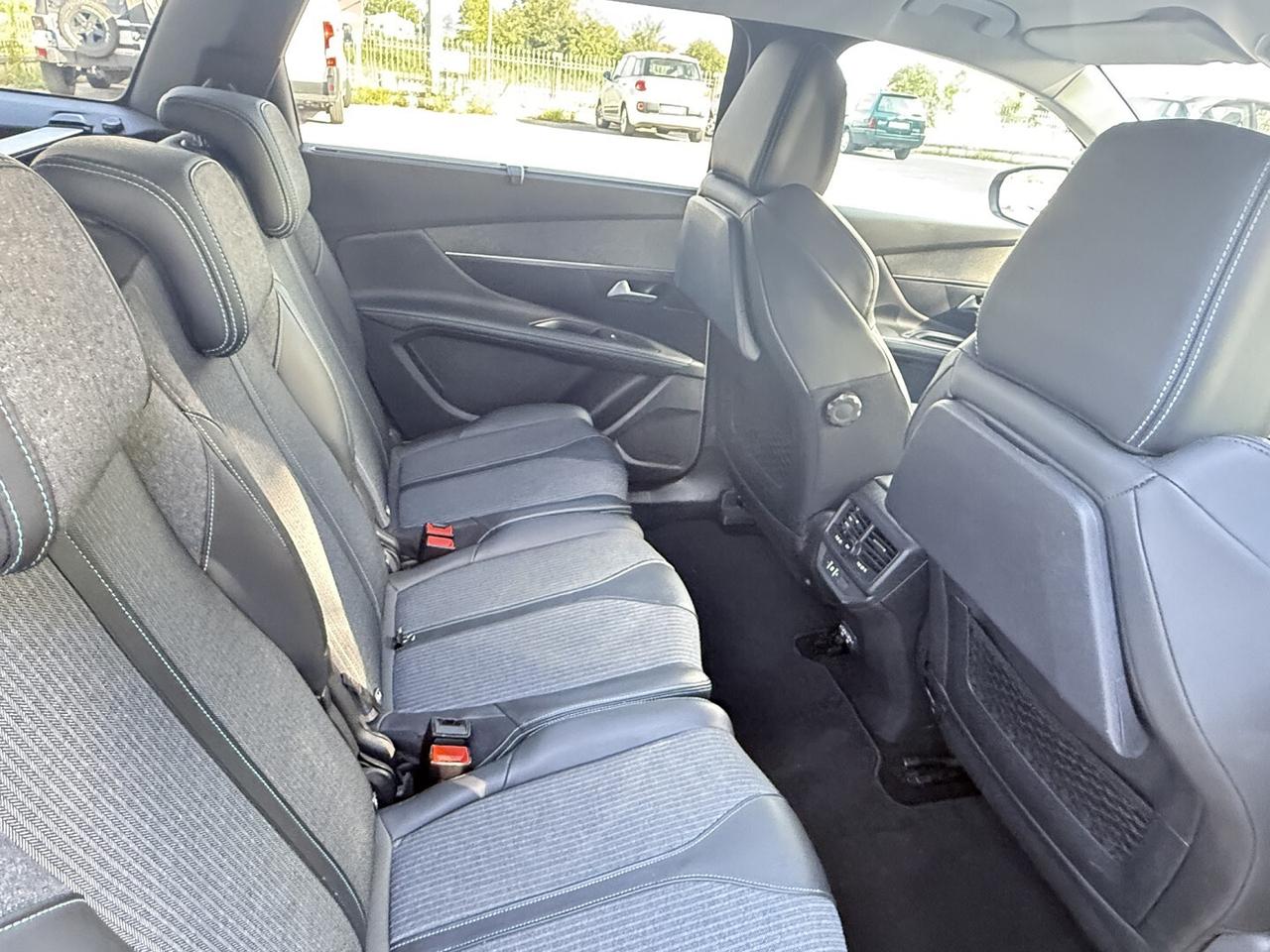 PEUGEOT 5008 1.5TDCI 4X4 GT LINE 7 POSTI