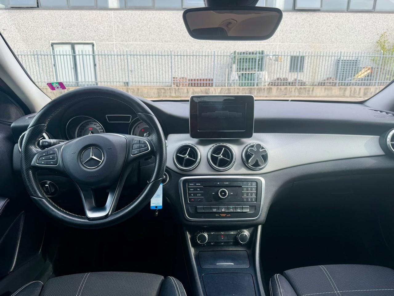 Mercedes GLA180d 197.000km 2016 euro6 neopatentati