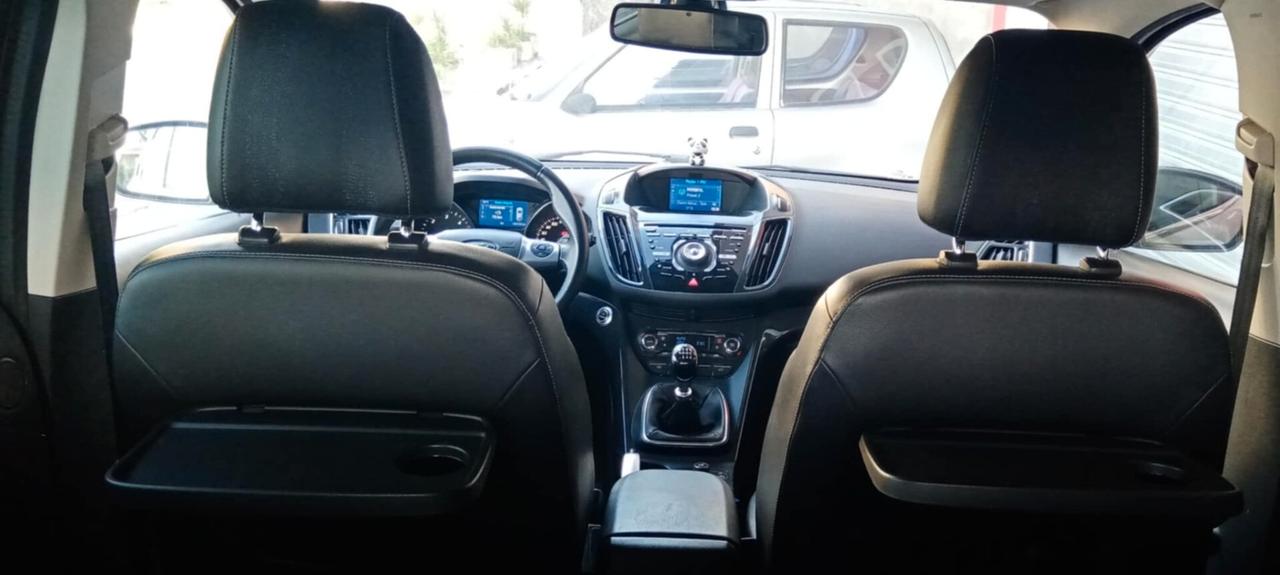 Ford Kuga 2.0 TDCI 140 CV 4WD Titanium