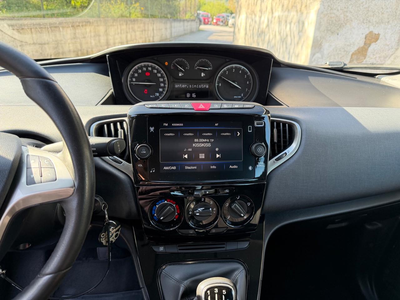 Lancia Ypsilon 1.0 FireFly 5 porte S&S Hybrid Ecochic Silver