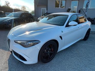 Alfa Romeo Giulia 2.9 T V6 AT8 Quadrifoglio