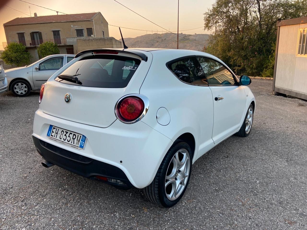 Alfa Romeo MiTo 1.6 JTDm-2 (Bianco Opaco)