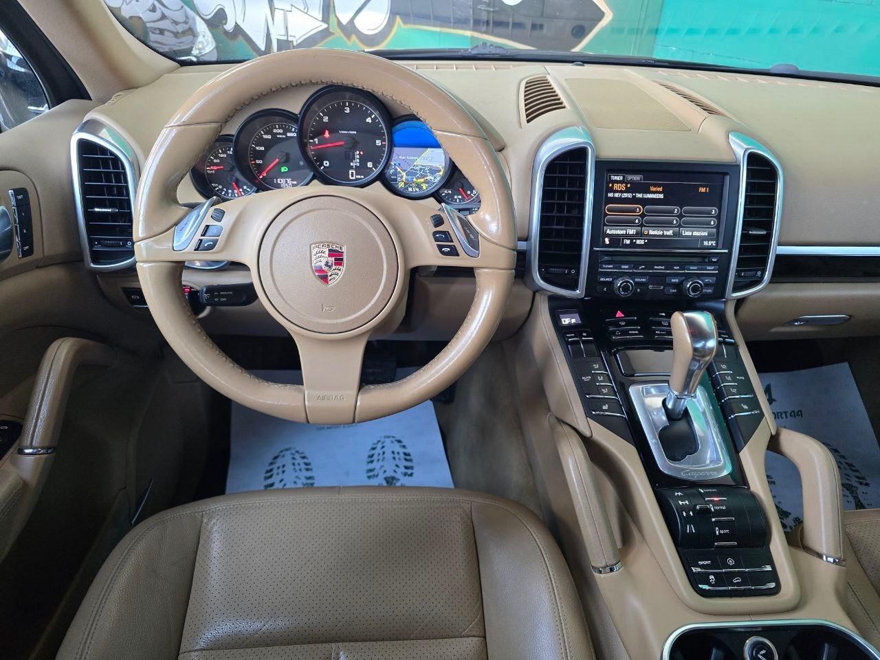Porsche Cayenne 958 3.0 TDi *TETTO
