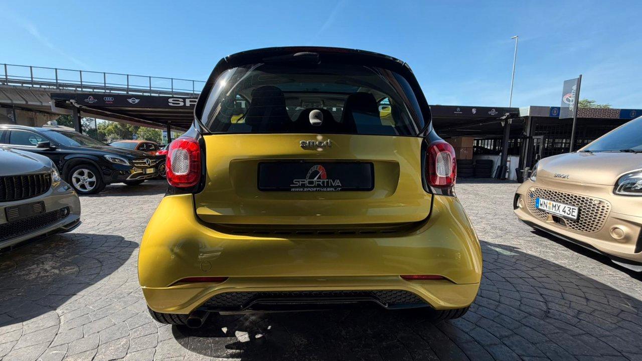 Smart fortwo coupe PROMO 275,00 EURO MENSILI BRABUS STYLE CERCHI 17 LED RETROCAMERA
