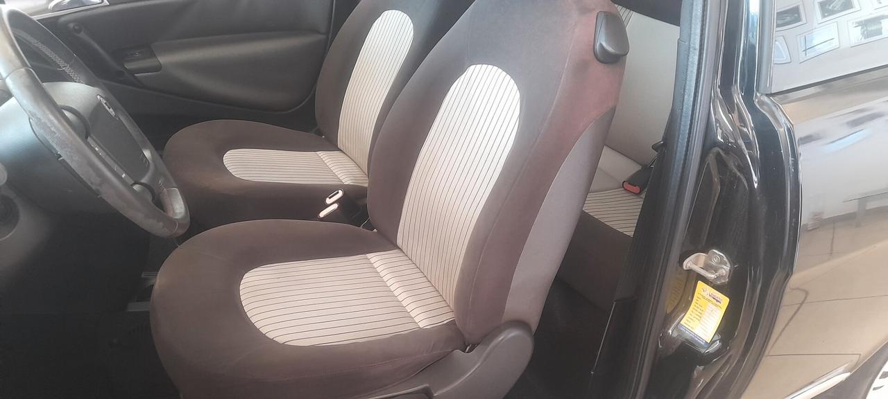 Lancia Ypsilon 1.3 MJT 75 CV Platino