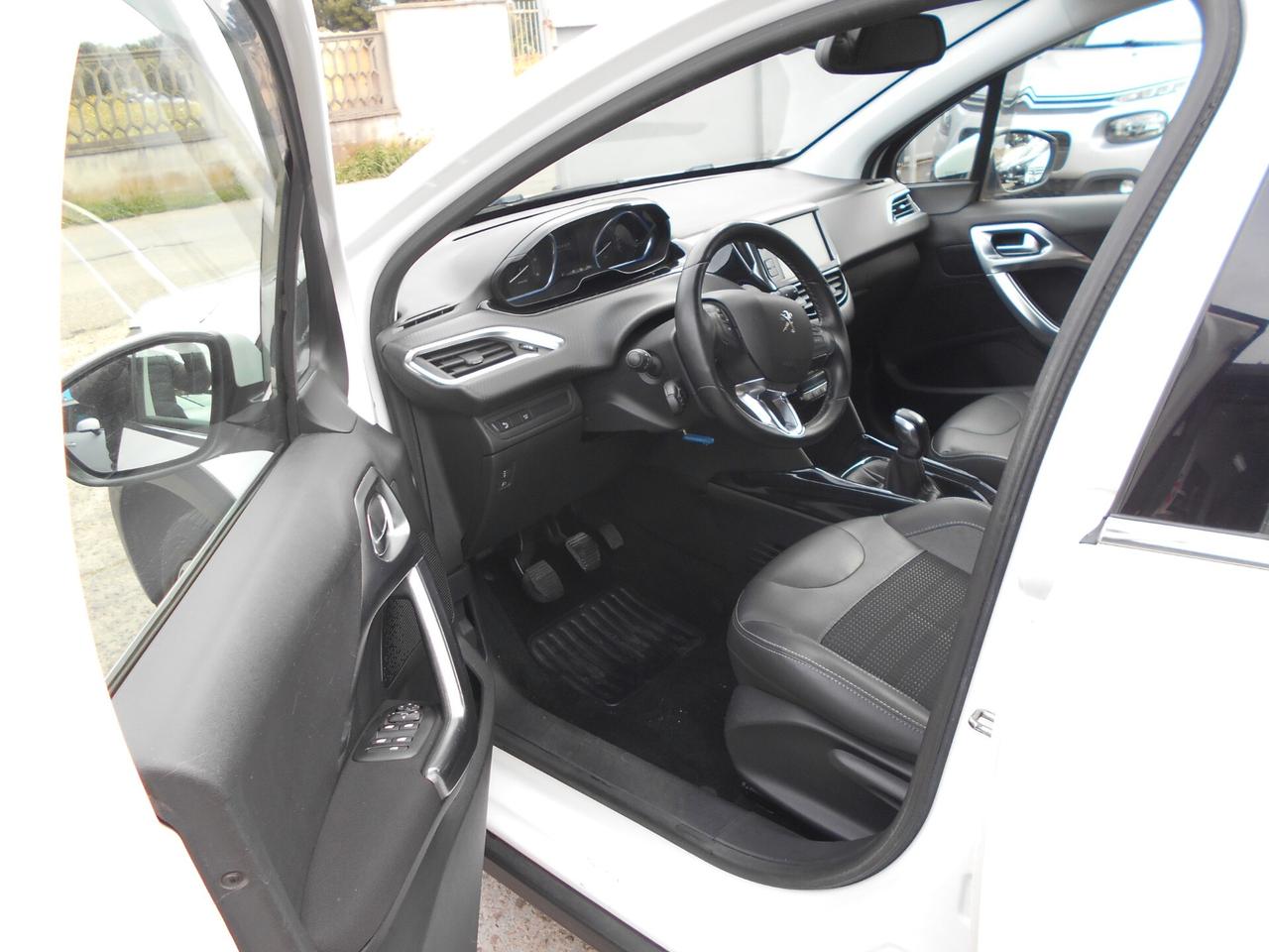 Peugeot 2008 BlueHDi 100 S&S Black Matt