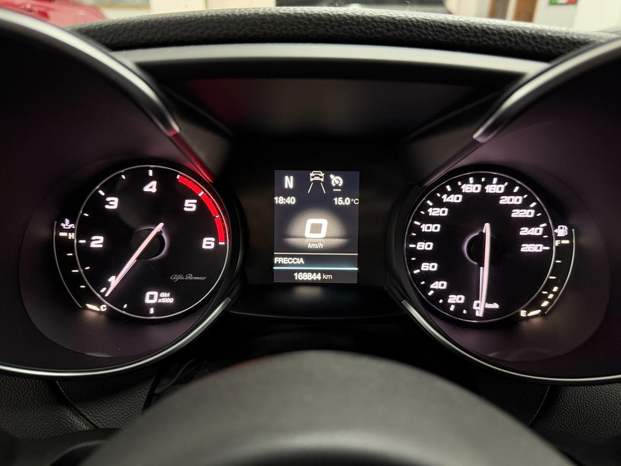 Alfa Romeo Giulia 2.2 TD 150 CV BUSINESS NAVI DISTRIBUZIONE ESEGUITA