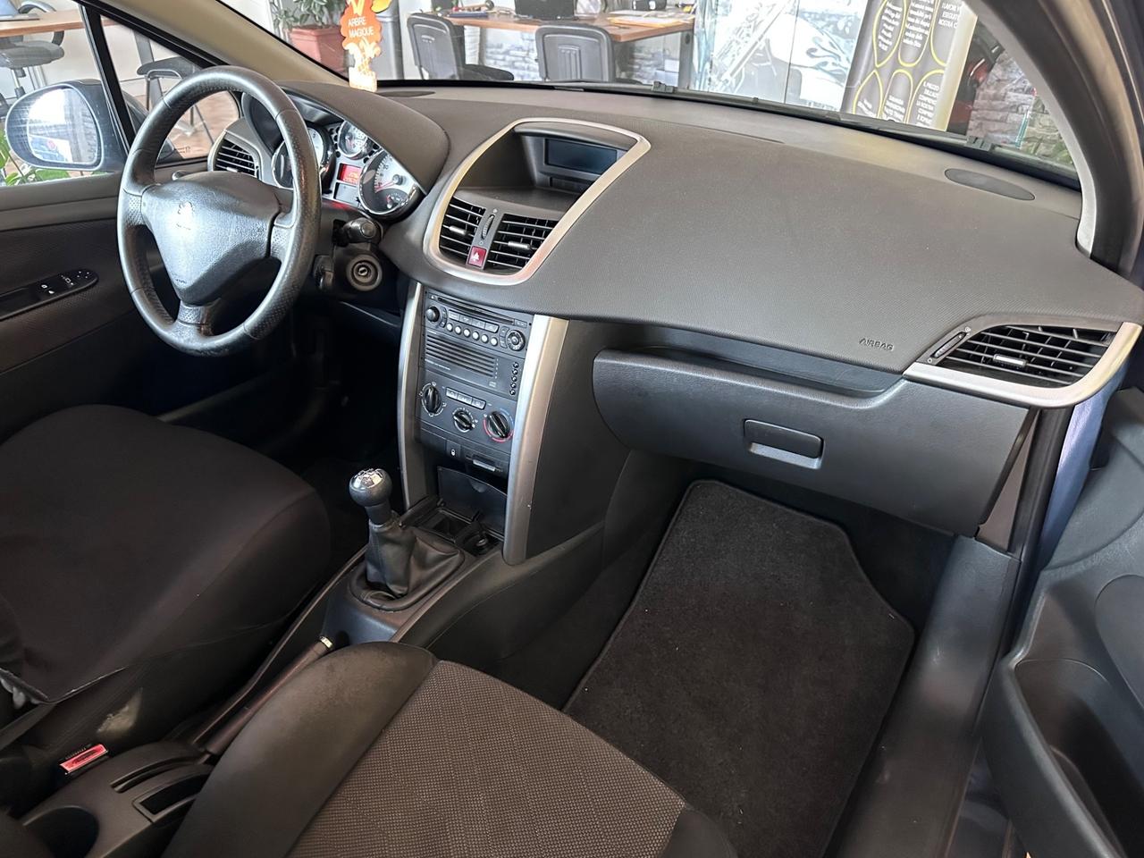 Peugeot 207 1.6diesel 90cv cinghia fatta